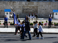 Πλήθος πολιτών στην παρέλαση της 28ης Οκ...