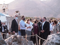 Ο Μητσοτάκης ξενάγησε τον Πομπέο στην αρ...