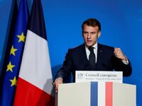 Politico: Ο Τραμπ εκτός παιχνιδιού, ο Μα...