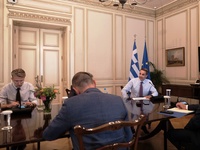 Κυβέρνηση: Έλεγχοι παντού για τα μέτρα κ...