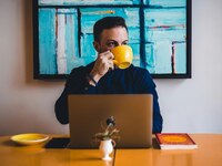 Πες αντίο στον καφέ: Οι καλύτερες τροφές...