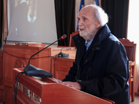 Γιάννης Μαρκόπουλος: Στη ΜΕΘ του νοσοκομ...