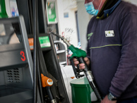 Επίδομα βενζίνης: Ξεκινούν στις 26 Απριλ...