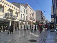 Πάτρα: Ανοιχτά τα καταστήματα σήμερα παρ...