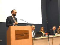  Ν. Φαρμάκης: «Να περάσουμε από το μοντέ...