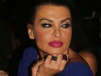 Νίνα Λοτσάρη: Αν είχα δεσμό θα με βλέπατ...