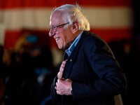 Ο Σάντερς στηρίζει τον Μπάιντεν για να ν...