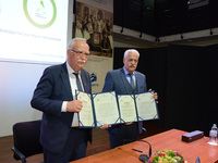 Υπεγράφη το Πρωτόκολλο Αδελφοποίησης των...