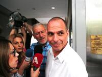 Βαρουφάκης: Για να πούμε «ναι» στο ευρώ ...
