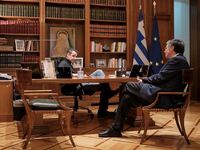 Η συνάντηση Μητσοτάκη - Τσιόδρα για επόμ...