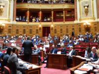 Γαλλία: Θέλει να εντάξει στο Σύνταγμα το...