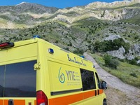 Αχαΐα: Επιχείρηση διάσωσης βοσκού σε χαρ...