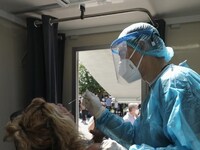 Κορωνοϊός: 2.218 νέα κρούσματα, 13 νεκρο...