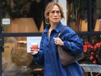 Θέλουμε εδώ και τώρα το τζιν φόρεμα της ...