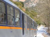 Μικρός βράχος στις γραμμές σταμάτησε τον...