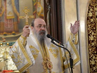 Μητροπολίτης Χρυσόστομος: Χαρείτε την ομ...