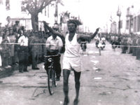 3ος νυχτερινός ημιμαραθώνιος «Φ. Τσιμιγκ...