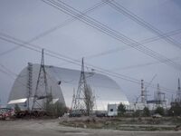 Ουκρανία: Η «σαρκοφάγος» του Τσερνόμπιλ ...