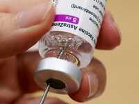 Πόσο αποτελεσματικά είναι Pfizer και Ast...