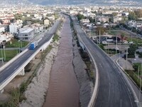 Πτήση με drone πάνω από τον "φουσκω...