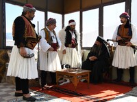 ---- Η ομάδα των Πατρινών που αναβιώνει ...