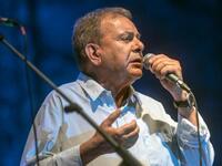 Με Μανώλη Μητσιά η συναυλία της Μητρόπολ...