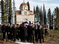 Σε κλειστό οικογενειακό κύκλο το τρισάγι...