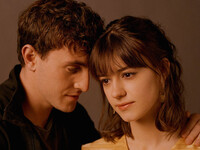 «Εκεί που τραγουδάνε οι καραβίδες»: Κυκλ...