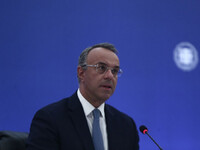 Σταϊκούρας: «Παράθυρο» για επιπλέον ευνο...