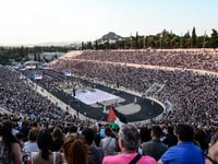 Κατάμεστο το Καλλιμάρμαρο για τη συμπλήρ...