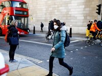 Κορωνοϊός: Η Βρετανία κατάργησε την καρα...