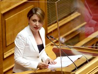 Χρ. Αλεξοπούλου: Δίπλα στις επιχειρήσεις...