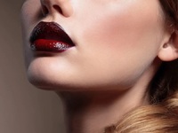 Ψάχνω τώρα για dark cherry κραγιόν: Τα χ...