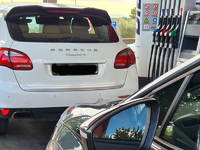 Γέμισε η Ελλάδα με πολυτελή αυτοκίνητα α...