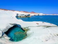 «Travel and Leisure»: Στην κορυφή της λί...