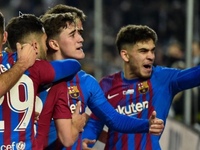 Καταραμένη... φτώχεια: χωρίς δώρα Χριστο...