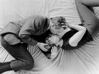 Ο γαλανομάτης Πολ Νιούμαν και η σύζυγος ...