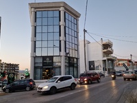 Αυτό είναι το γυάλινο κτίριο της Πάτρας ...