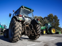 Τα τρακτέρ σήμερα στους δρόμους της Πάτρ...