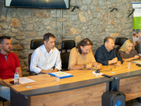 «Αιγιάλεια τώρα»: Οι θέσεις για την τουρ...