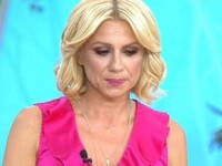 Κατερίνα Καραβάτου: «Λύγισε» στην Ελένη ...