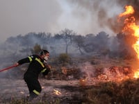 Υψηλός κίνδυνος πυρκαγιάς σε αρκετές περ...
