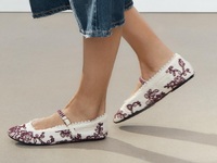 Διαφάνειες, ανθάκια, δαντέλες: Τα μπαλαρ...