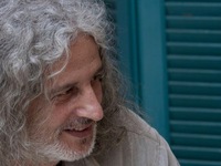 Οι Γάλλοι τιμούν τον Δήμο Αβδελιώδη μ' έ...