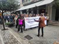 Πάτρα: Στους δρόμους έμποροι και επαγγελ...