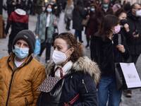 Πιο κοντά στην κανονικότητα οι εμβολιασμ...