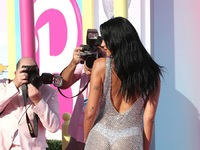 Ντούα Λίπα: Μετά από Ακρόπολη και Σίφνο,...