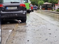 Πάτρα: Παρέσυρε τρία παρκαρισμένα οχήματ...