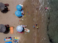 Αποτσίγαρα και άλλα πλαστικά «πνίγουν» κ...