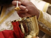 Μόσιαλος: Να αποφεύγεται η Θεία Κοινωνία...